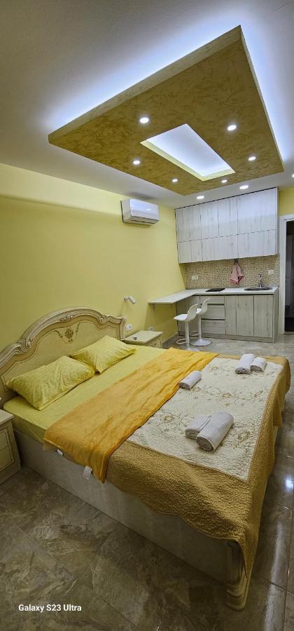 Ekonomic Apartmani Golubovci エクステリア 写真